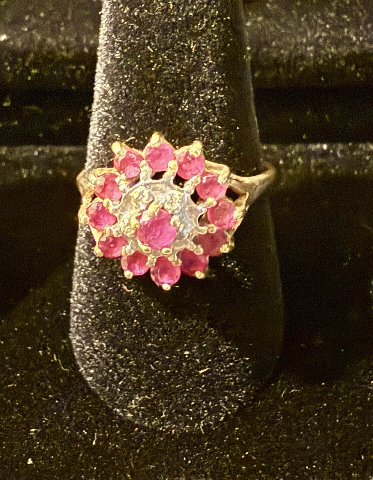 Vintage 10KYellow Gold Ruby and Diamond Ring Size6.5 (2.25gms)