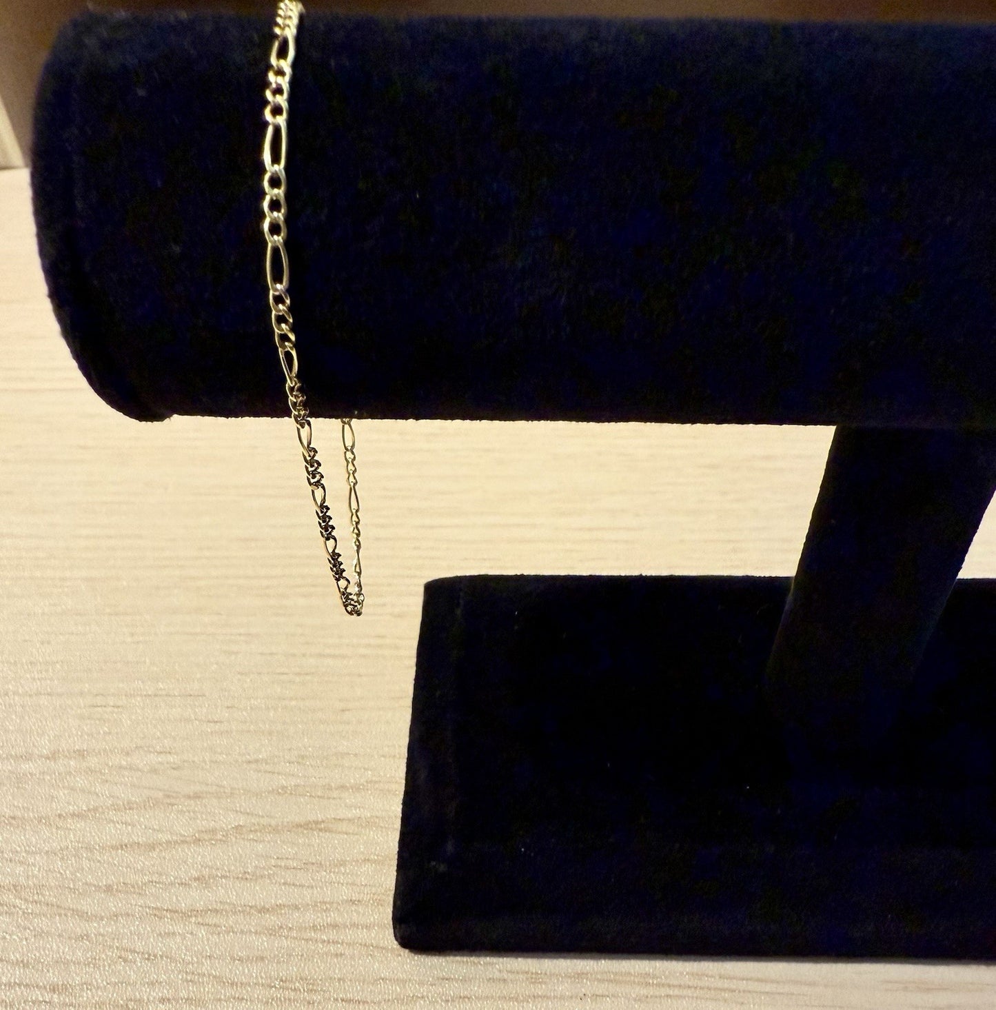 10kt Yellow Gold Hollow Figaro Bracelrt -8” Metal Weight (0.7gms