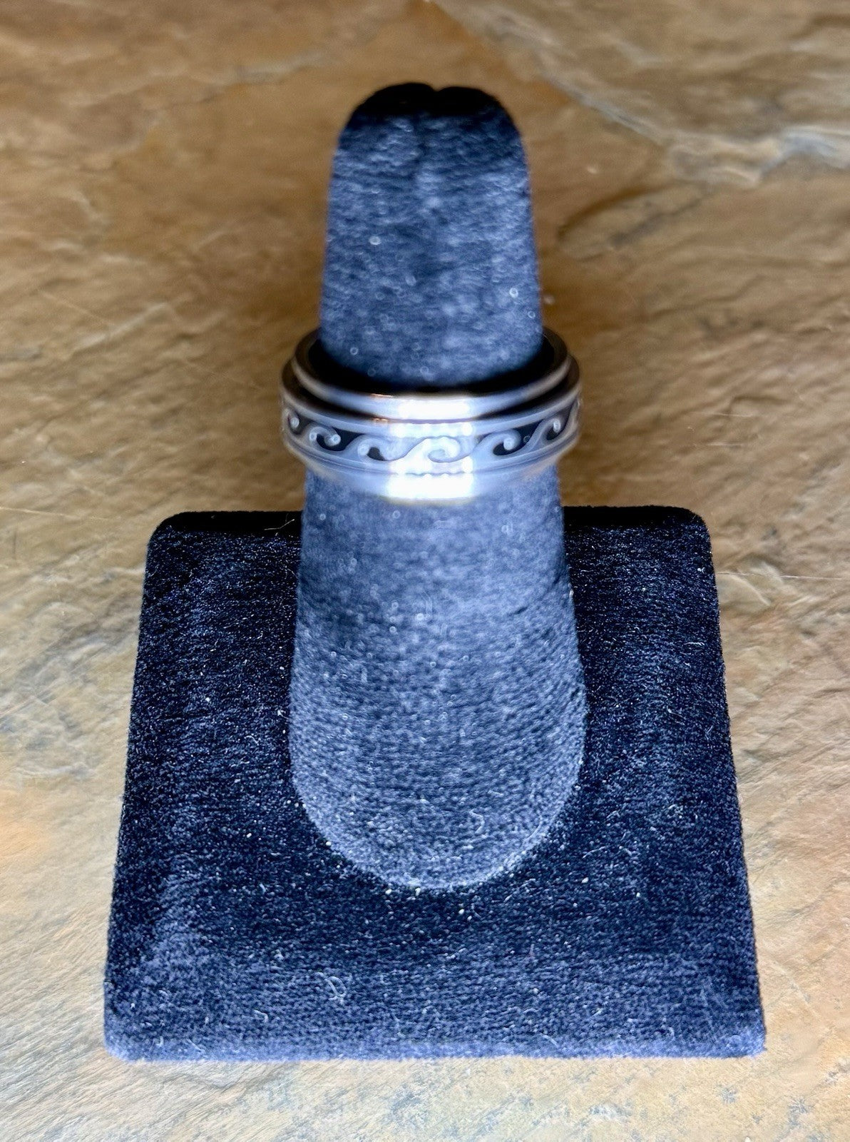 Men’s Stainless Steel Rotating Wave Wedding Band - Size 9