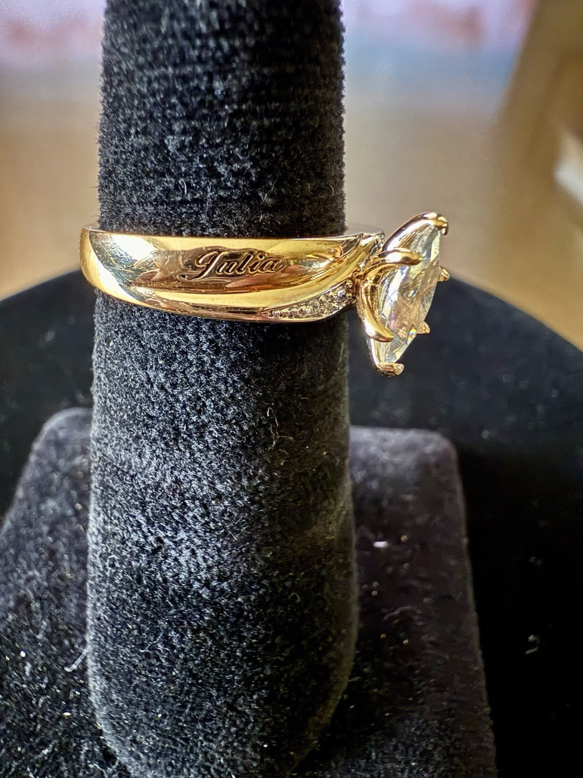 10k Yellow Gold Diamond Ring - Size 7