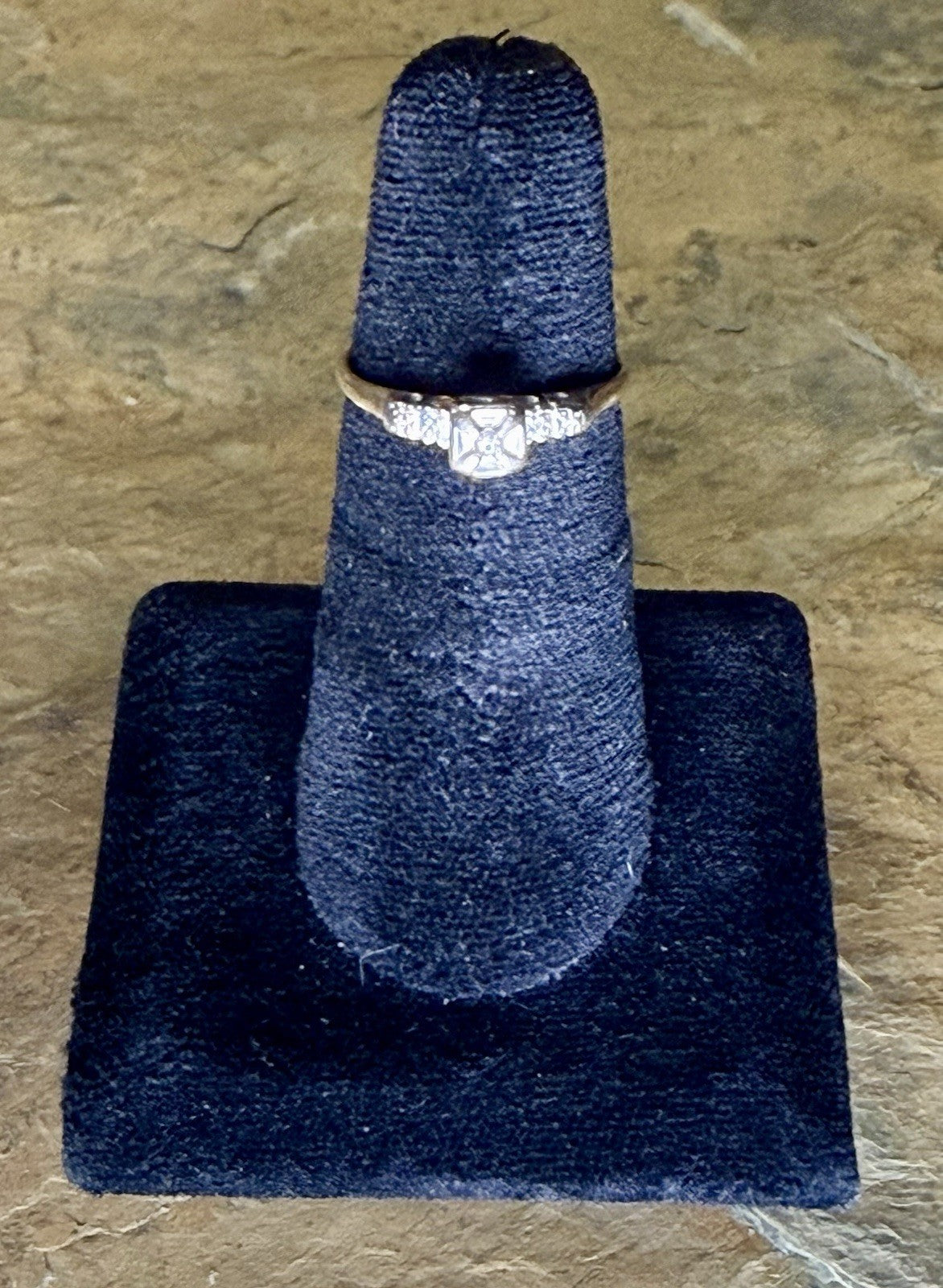 Vintage 14K Yellow Gold Engagement Ring- Size 7.25 (1.35g)