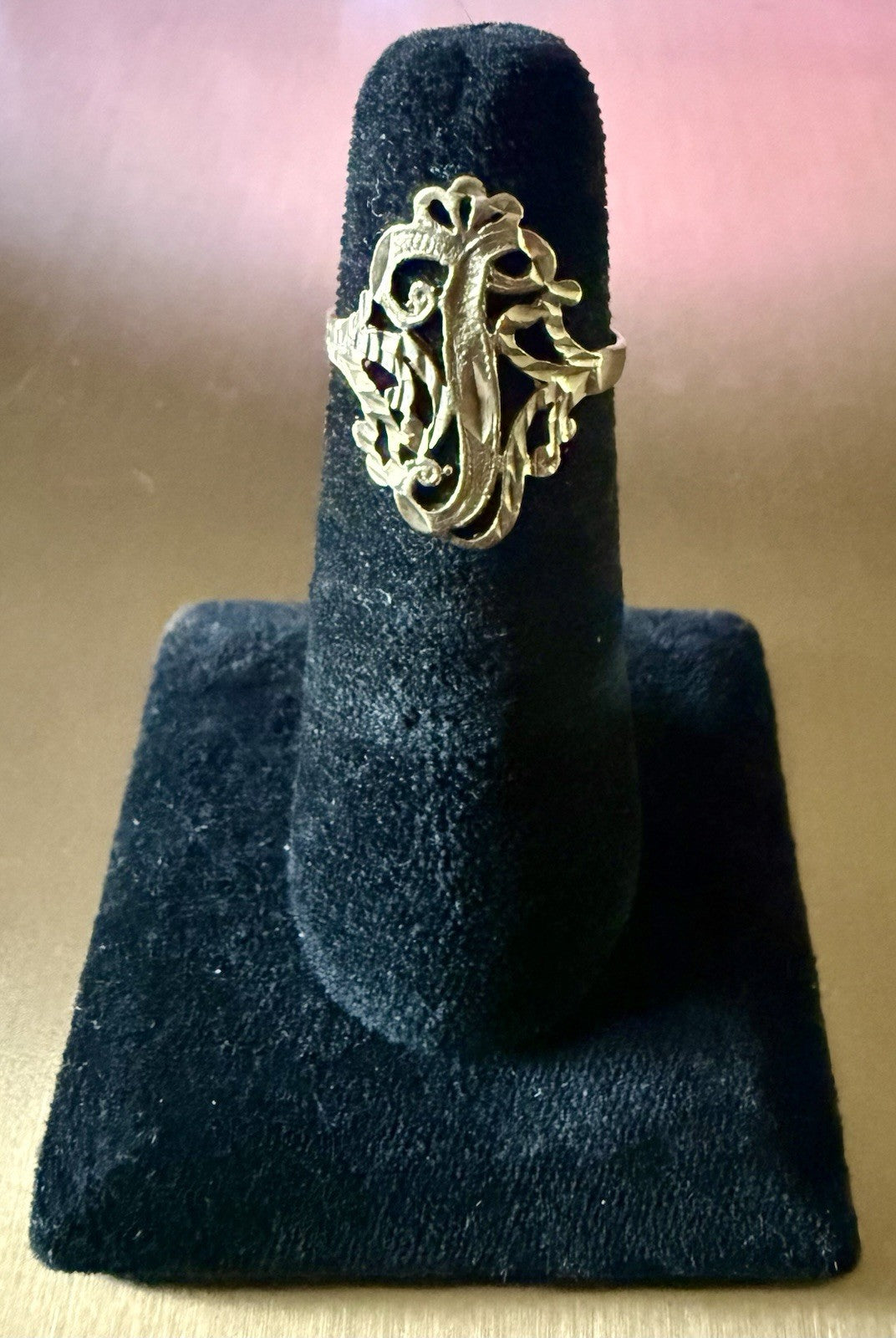 Vintage 10K Yellow Gold Initial Ring (1.76g) Size 6