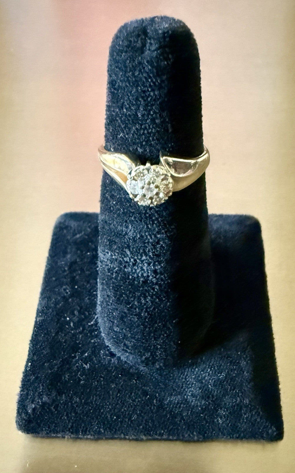 Vintage 10K Yellow Gold Diamond Ring- Size 7.5 (3.03g)