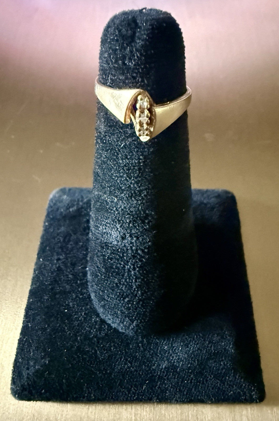 Vintage 10K Yellow Gold Diamond Ring(1.84g) Size 4.75