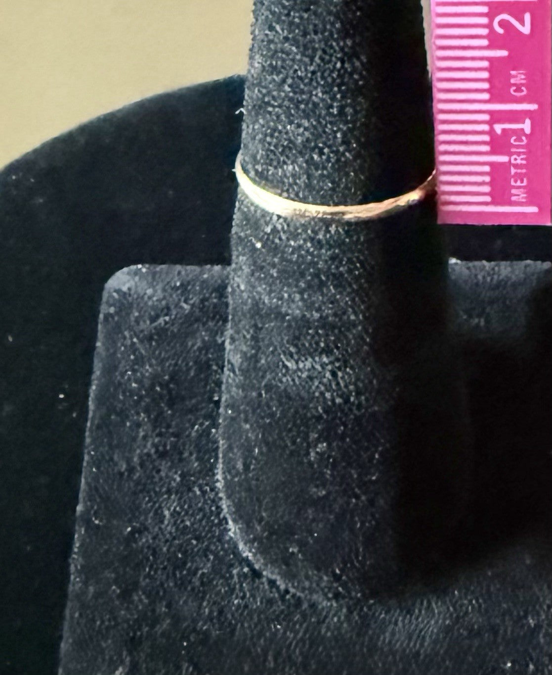 Vintage 10K Yellow Gold Band Size 8 (.54g)