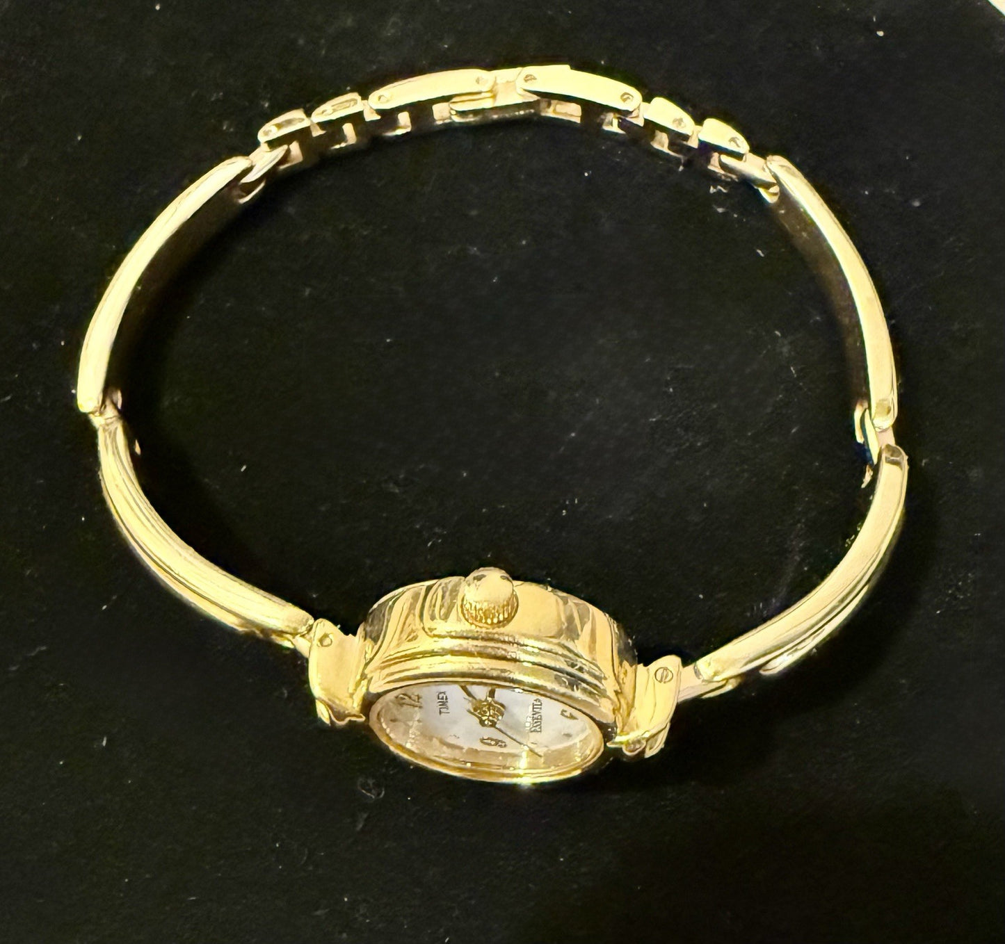 Women's Timex Essentials Dress watch. CR1216CELL, JK