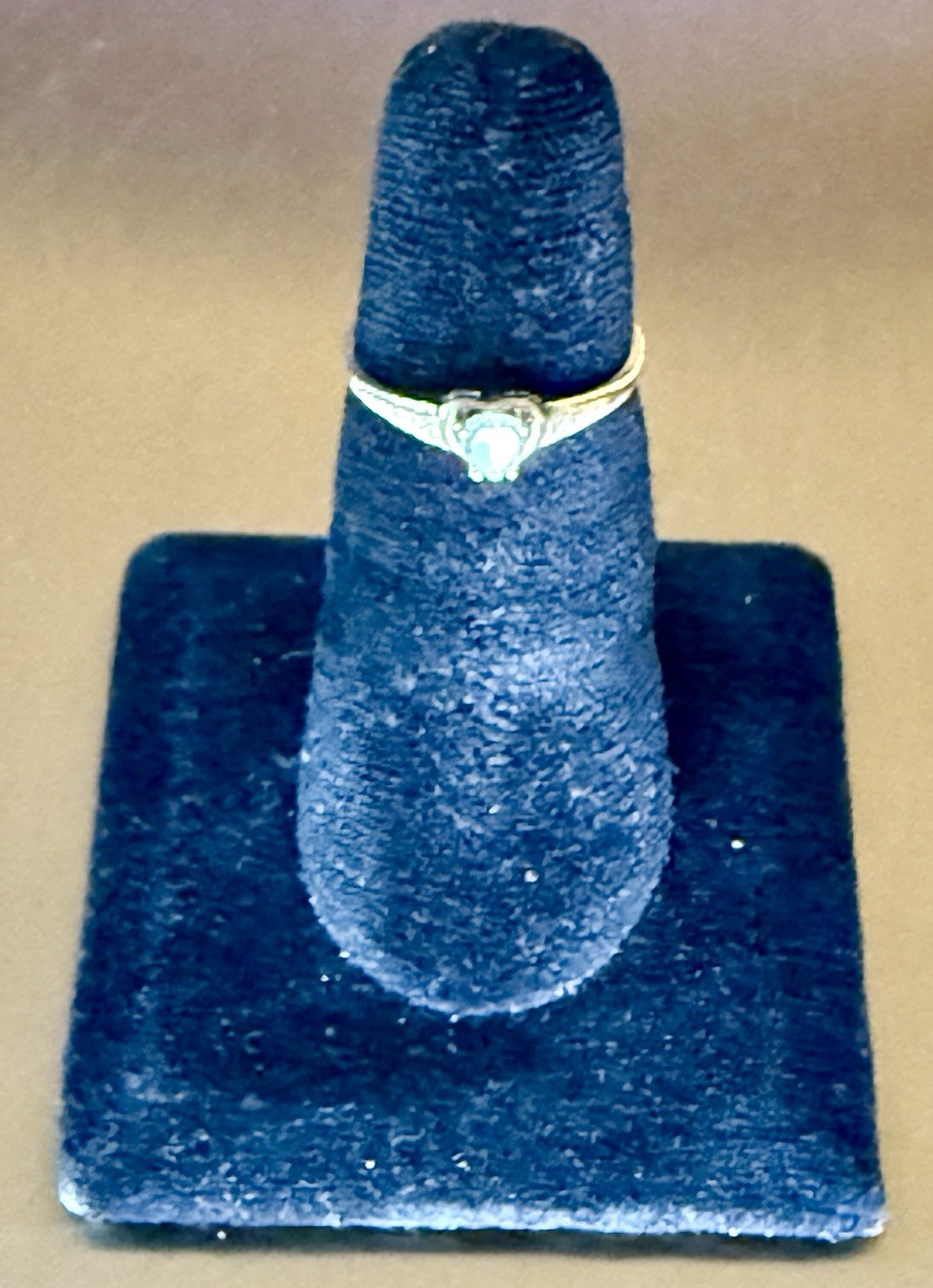 Vintage 10K Heart Solitaire Ring-size 7 (1.33gms)