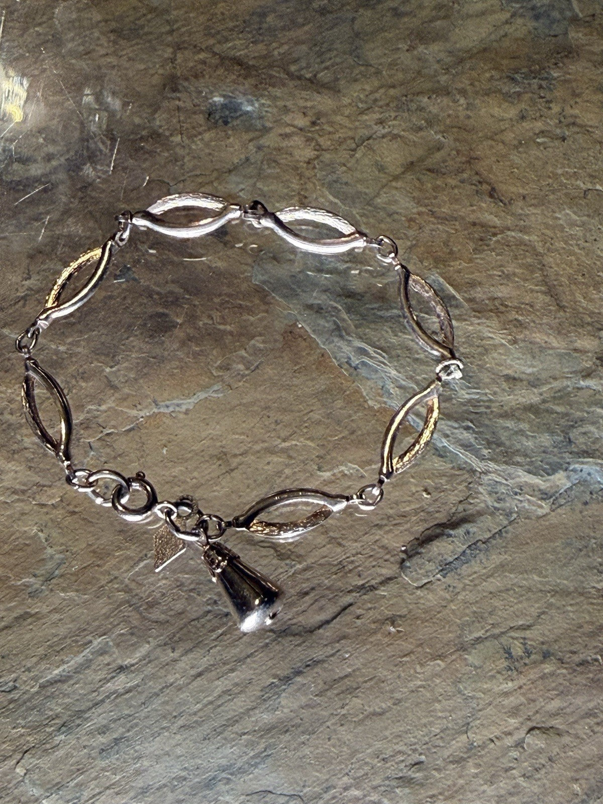 Vintage Sarah Coventry Gold Tone Oval Link Bracelet 