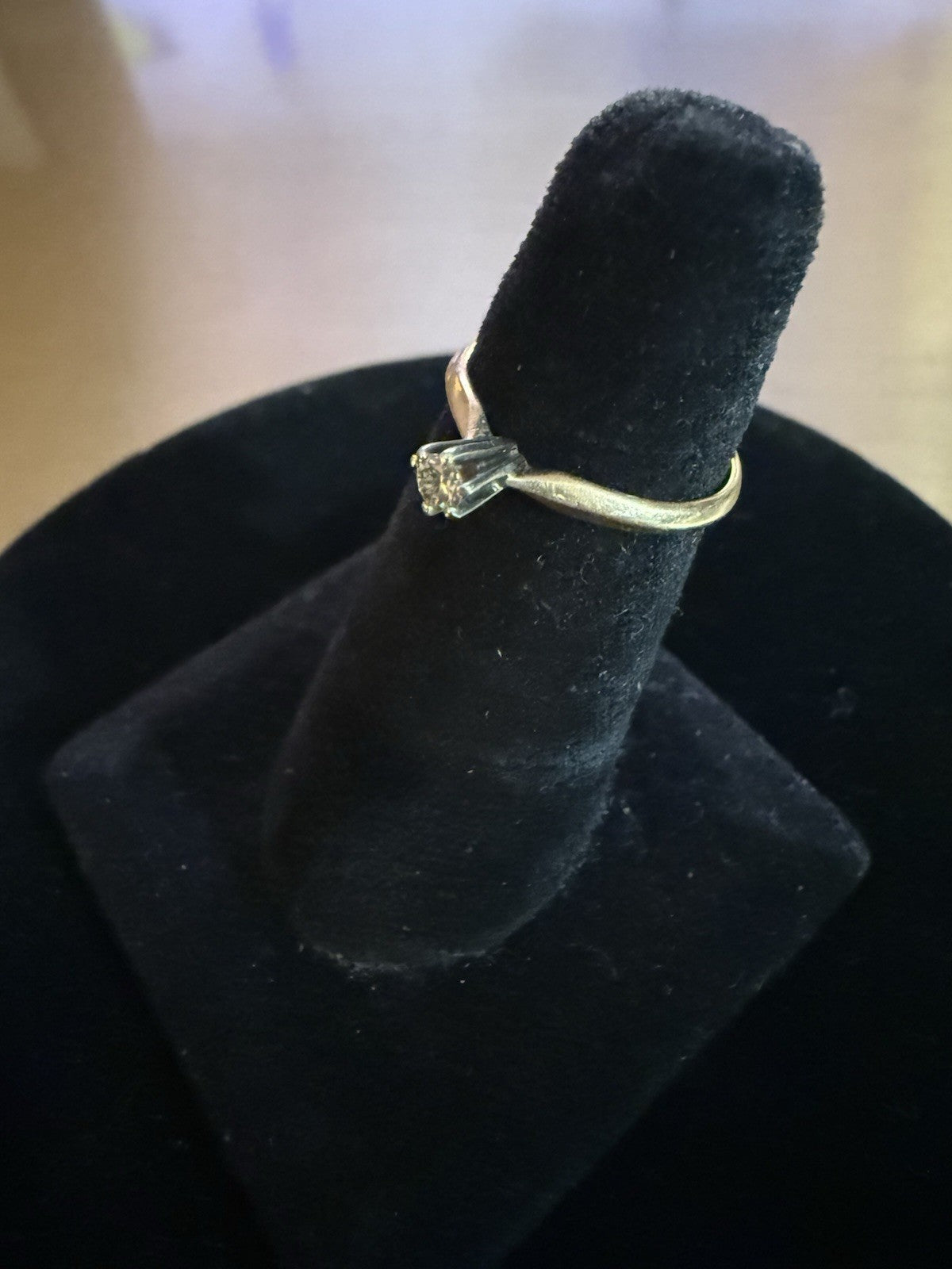 Vintage 14K Yellow Gold Diamond Solitaire Ring, Size 7 (1.74g)