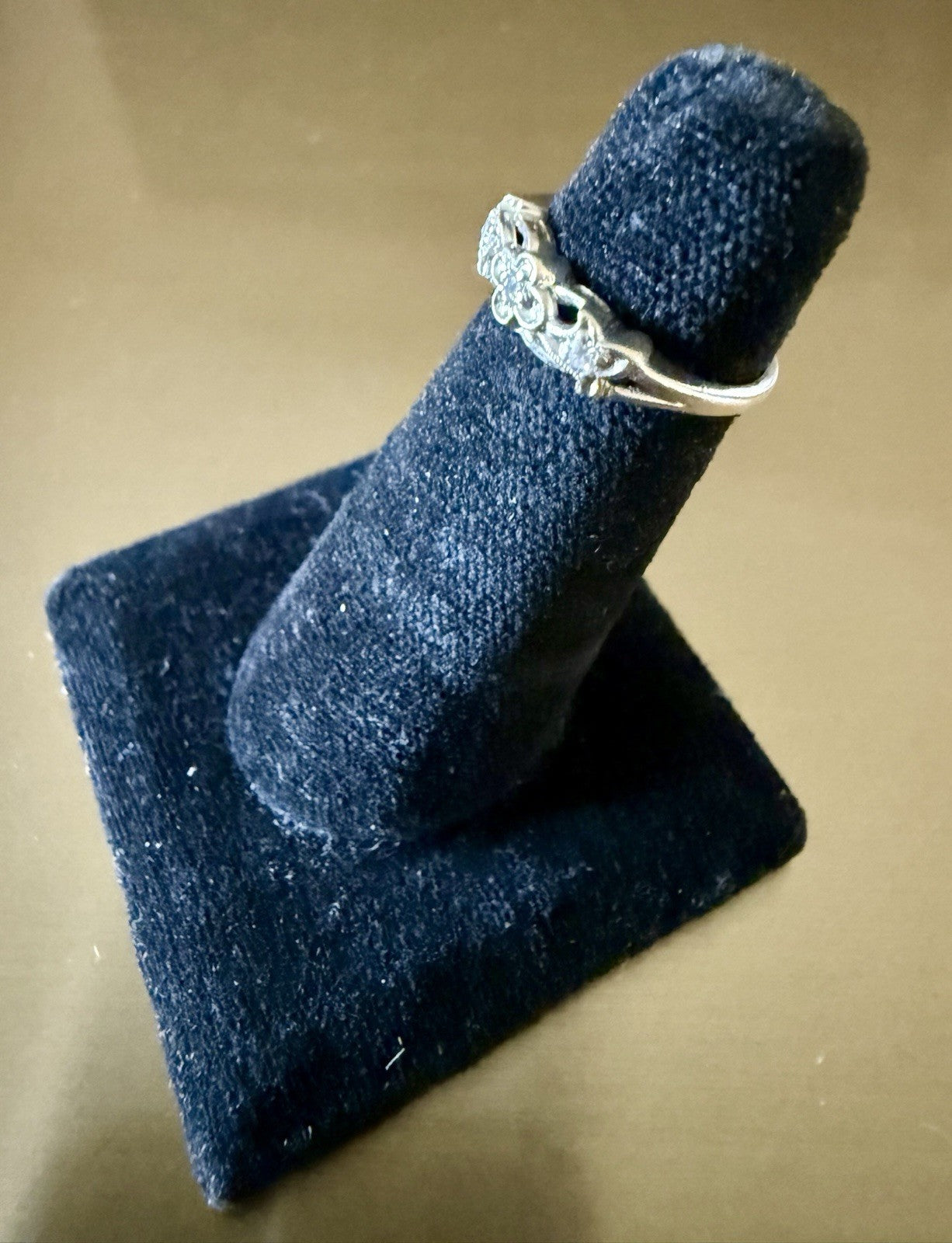 Vintage 14K White Gold Diamond Ring Size 5.25 (2g)