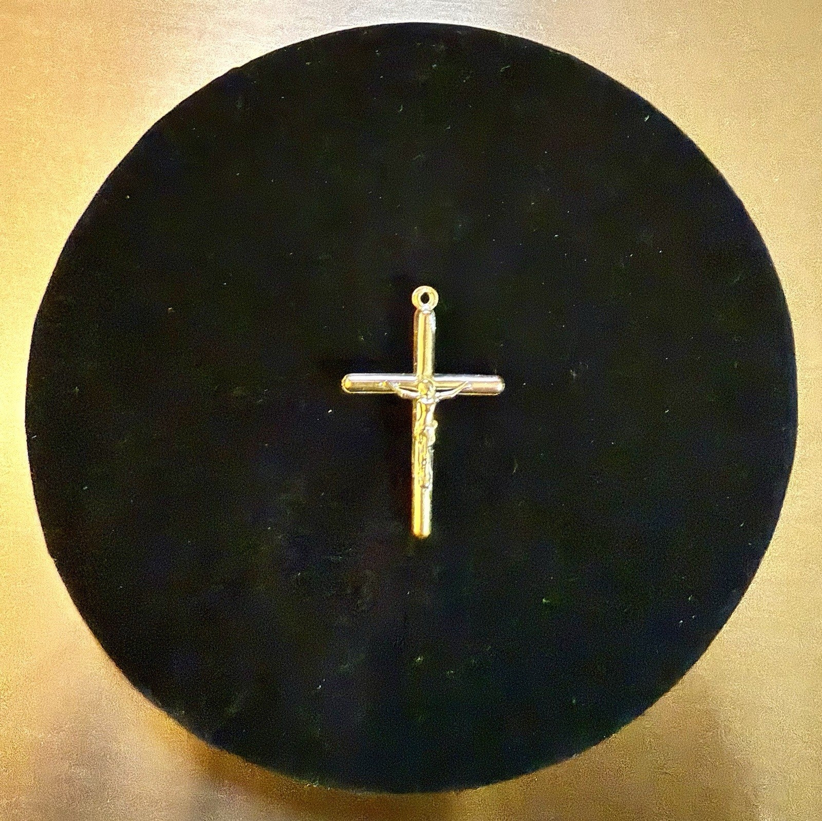 Vintage 10K Yellow Gold Crucifix Pendant  (1.12g)