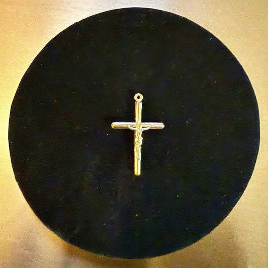 Vintage 10K Yellow Gold Crucifix Pendant  (1.12g)