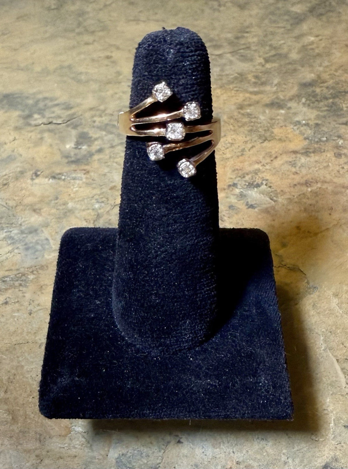 Vintage 10K Gold Diamond Fashion Ring- Size 6 (4.27g)