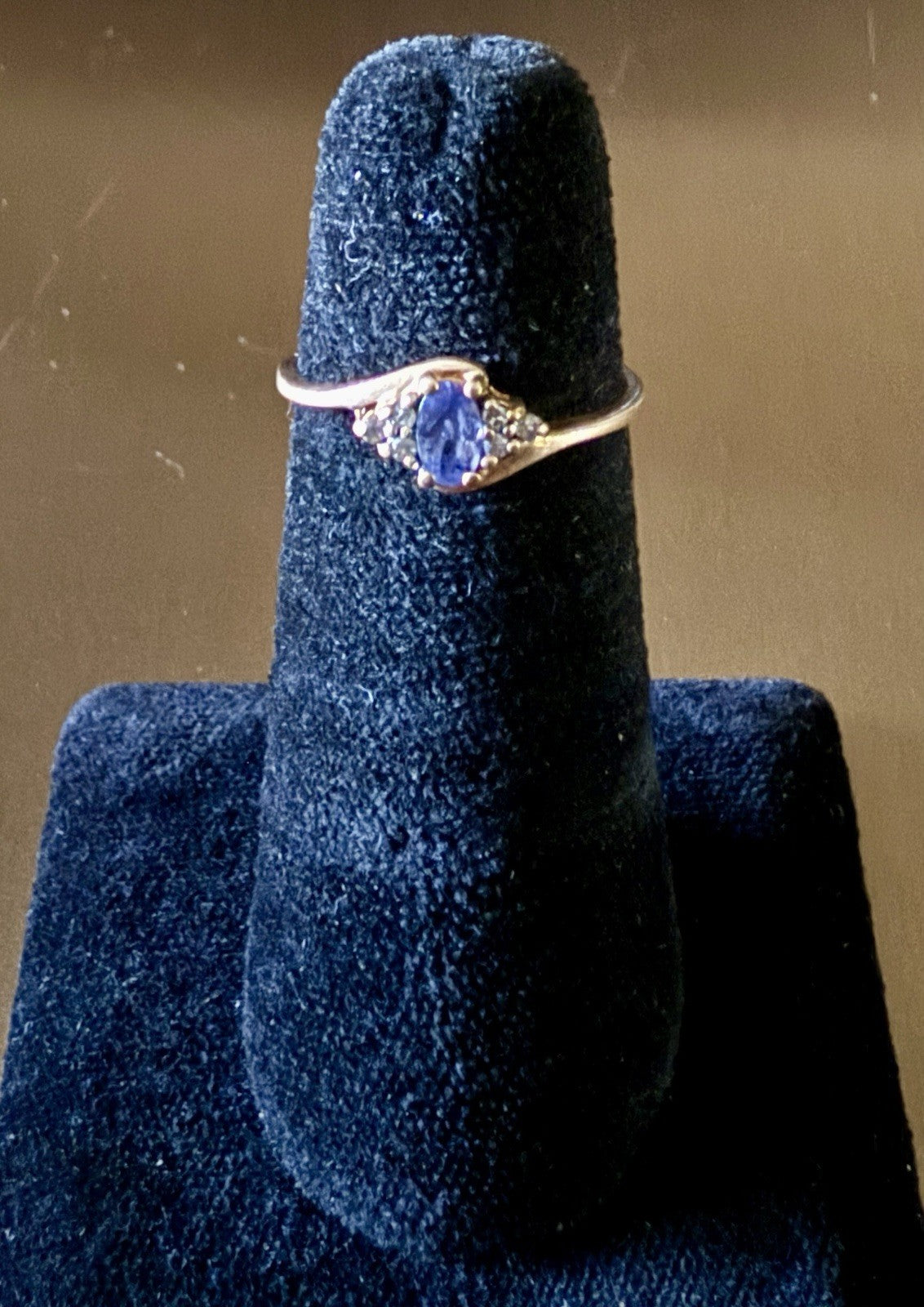 Vintage 10K Yellow Gold Tanzanite and Diamond Ring (1.6g) Size 6