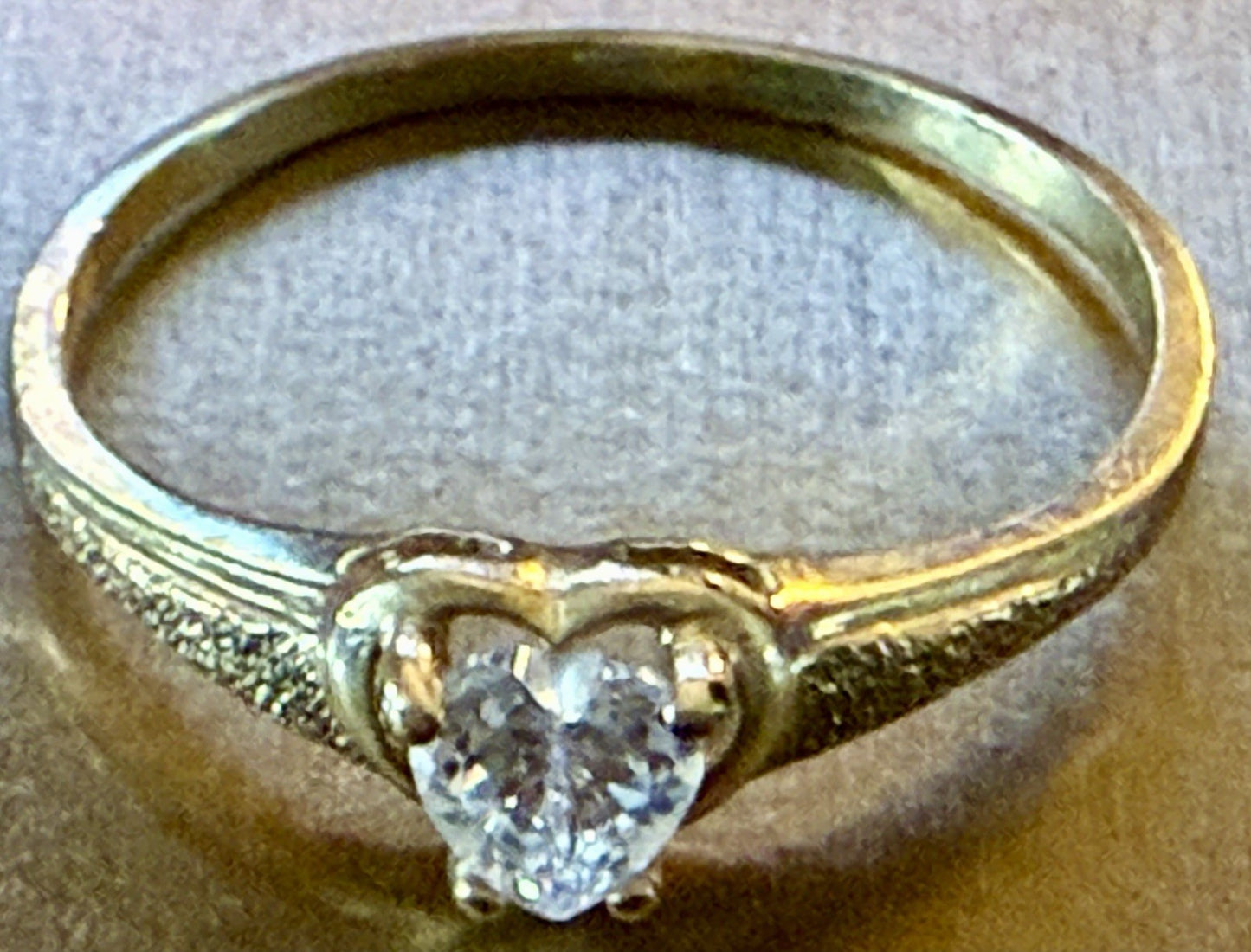 Vintage 10K Heart Solitaire Ring-size 7 (1.33gms)