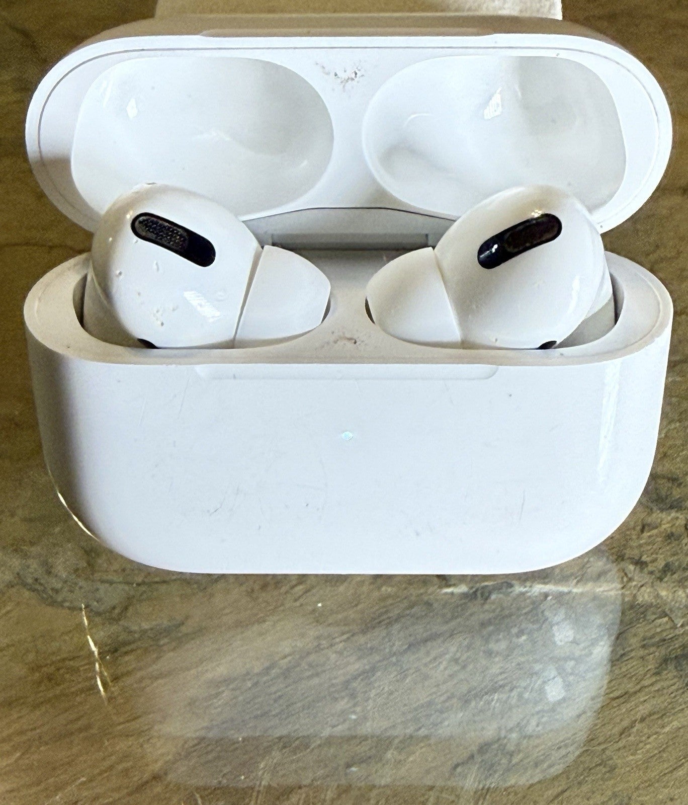 Apple AirPods Pro Model#: A2084