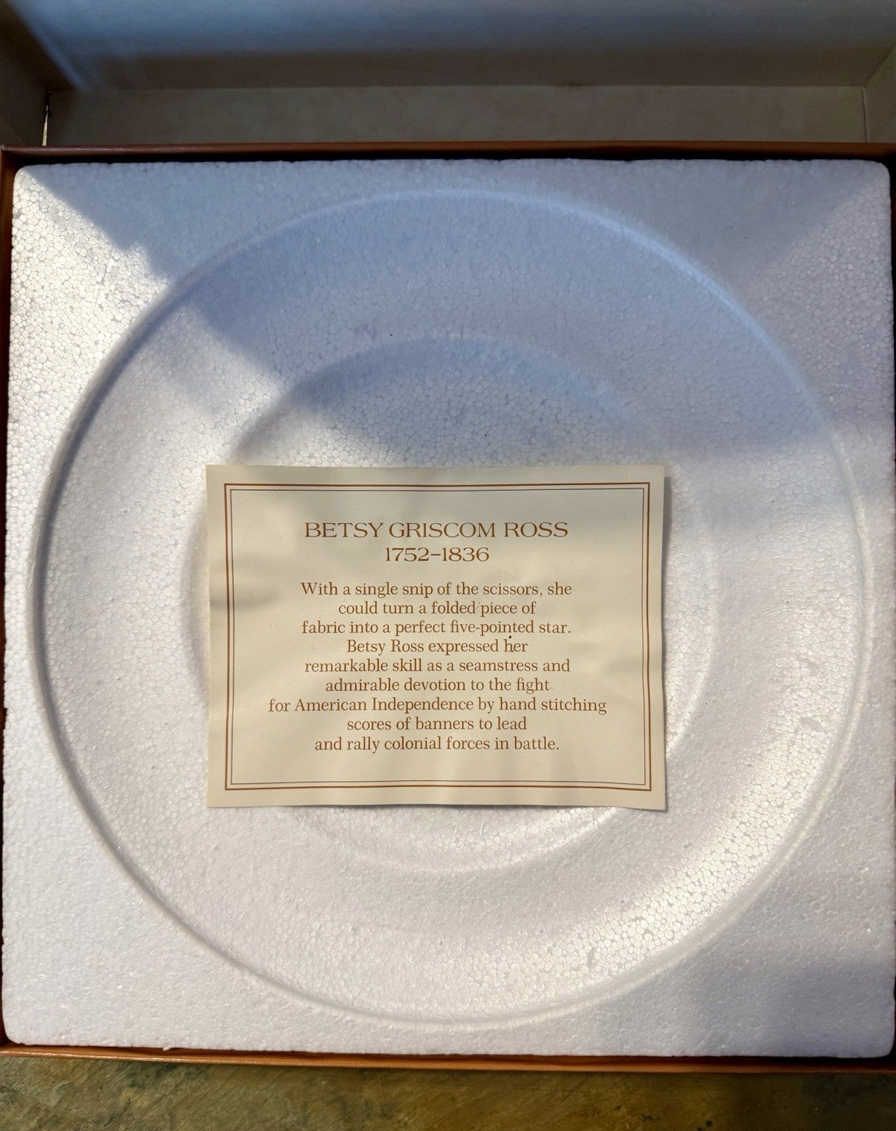 Vintage "Betsy Ross" Avon 1973 Collector 9" Plate