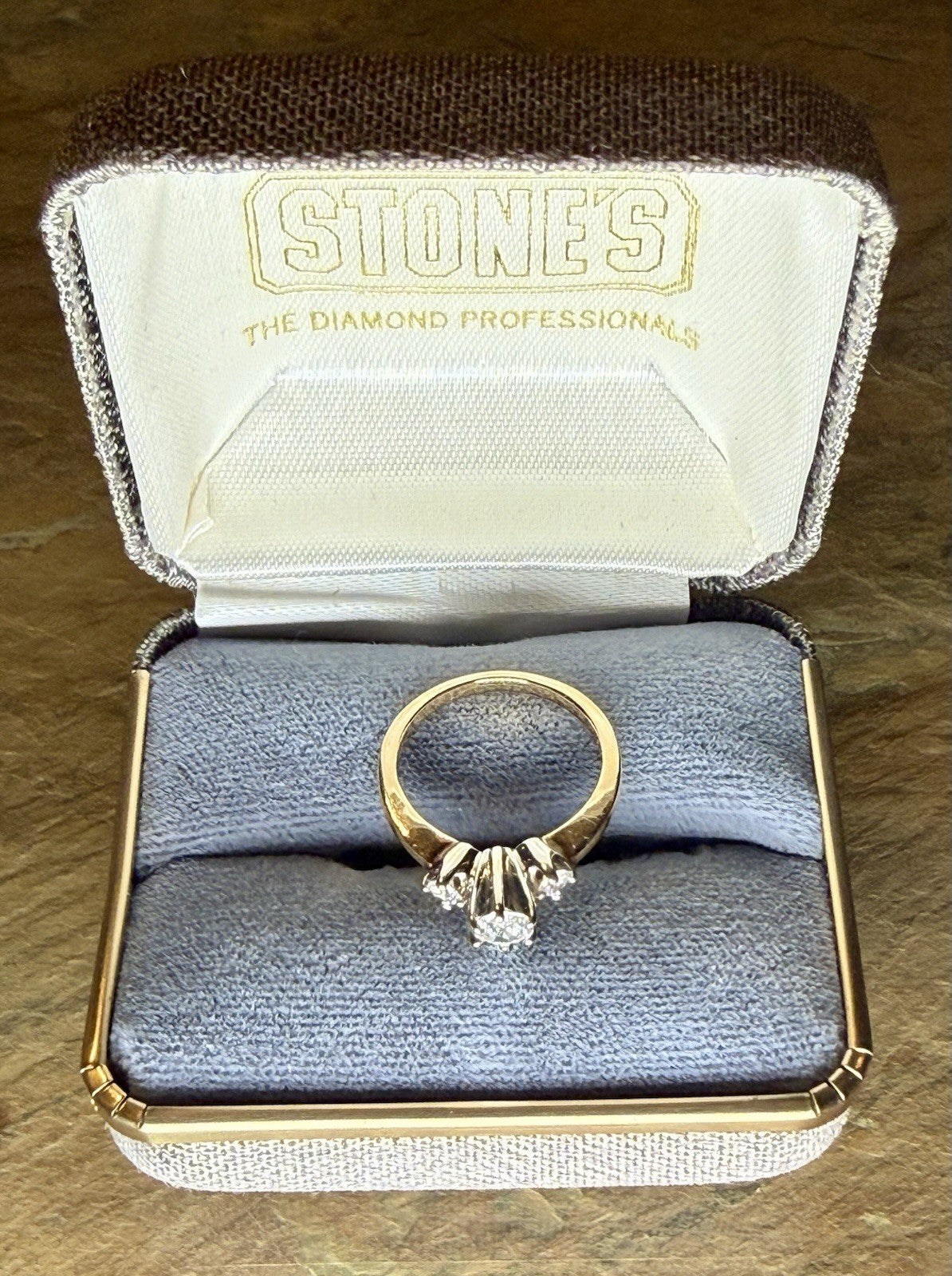 Vintage 10K Gold 3-Diamond Cluster Ring 3g w/ Original Stones Jewelry Box 