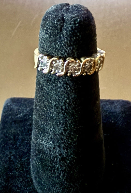 Vintage 10K Yellow Gold Diamond Ring (2.08g) - Size 5.5