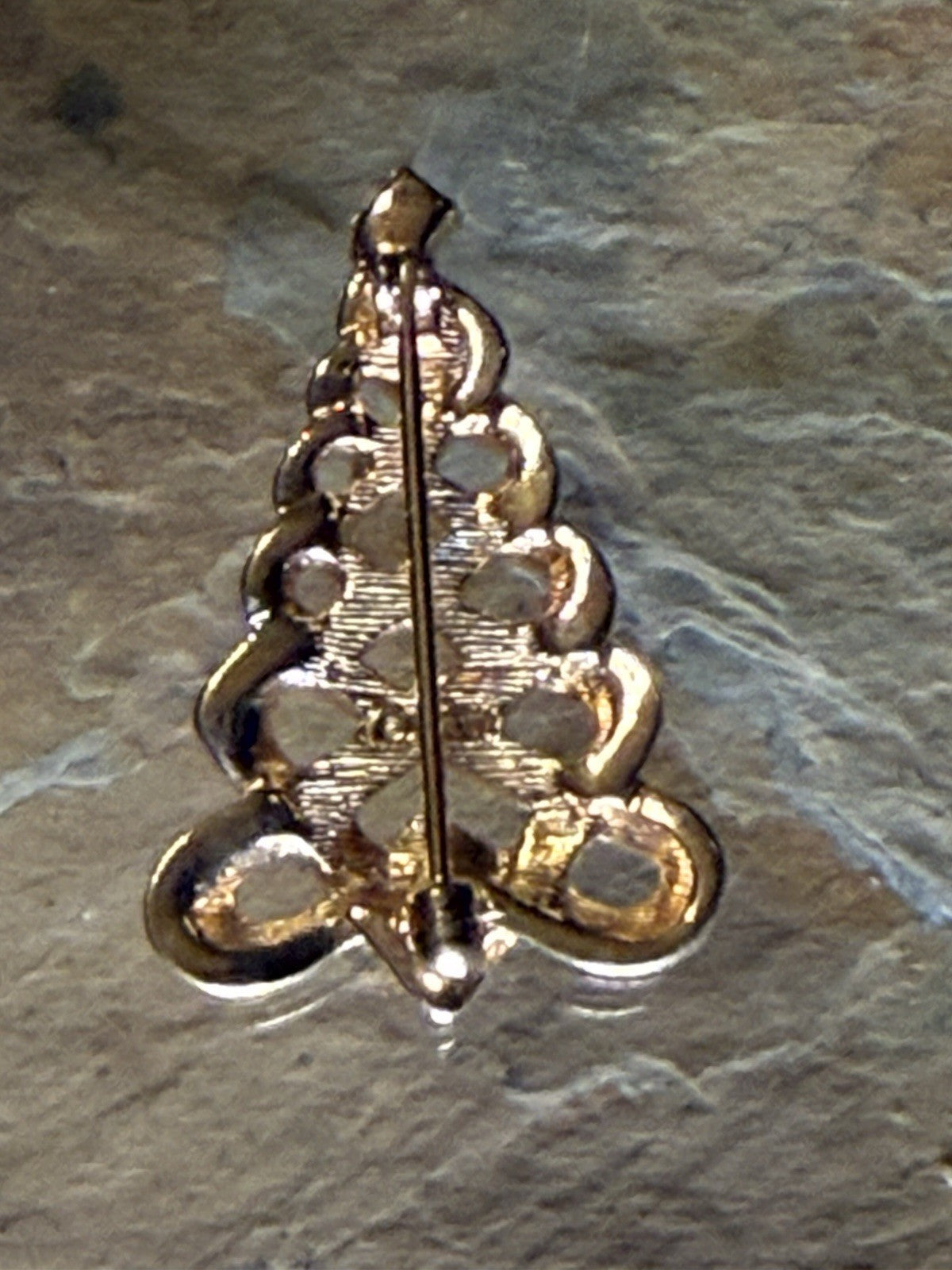 Vintage 1985 Avon Christmas Tree Brooch Pin w/Rhinestone Star 1.25"