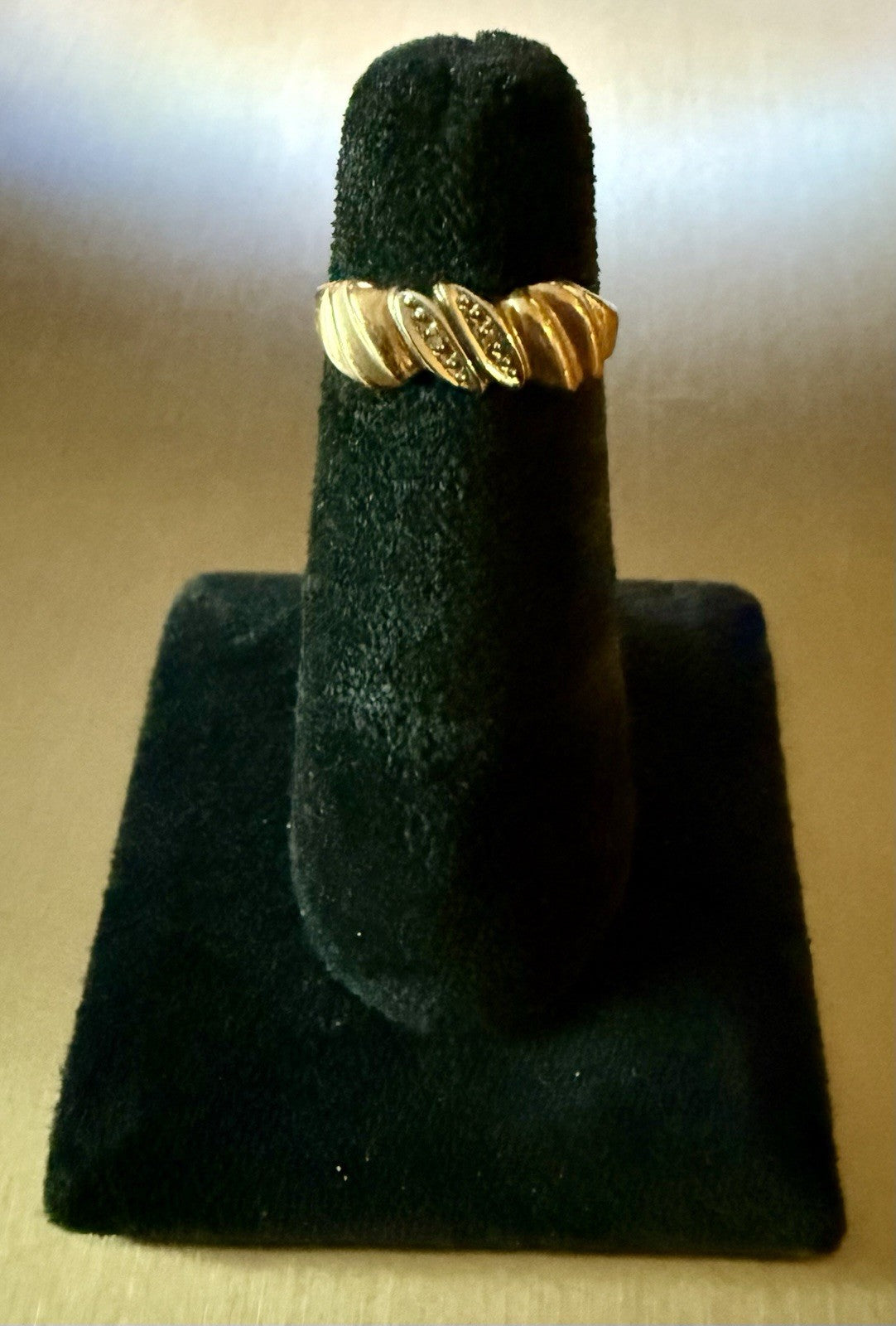 Vintage 10K Yellow Gold Diamond Ring(1.15g)- Size 5.75