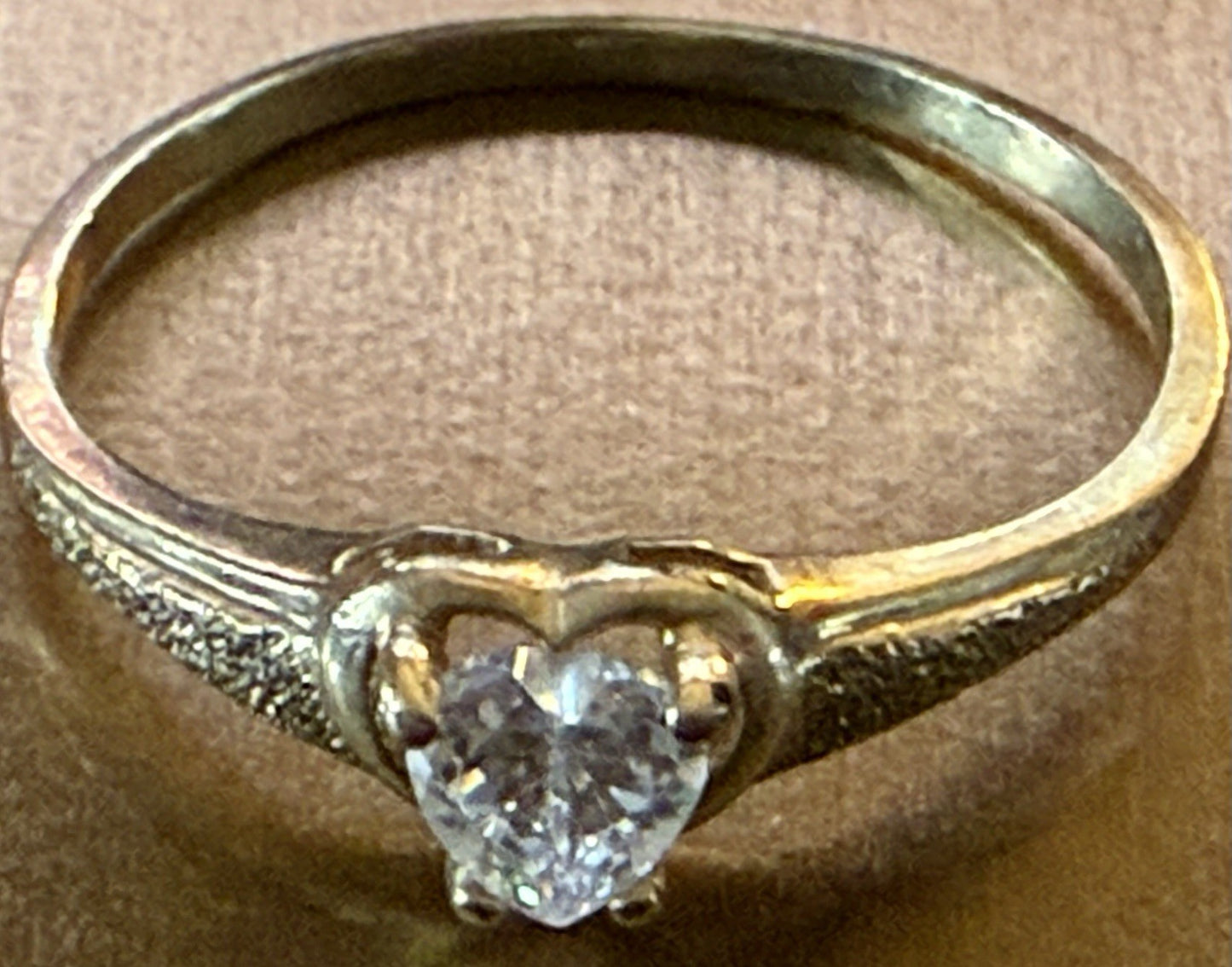 Vintage 10K Heart Solitaire Ring-size 7 (1.33gms)