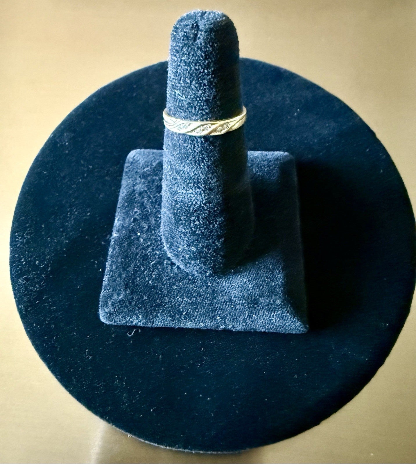 Vintage 14K Yellow Gold Diamond Band - Size 7.5 (1.55g)