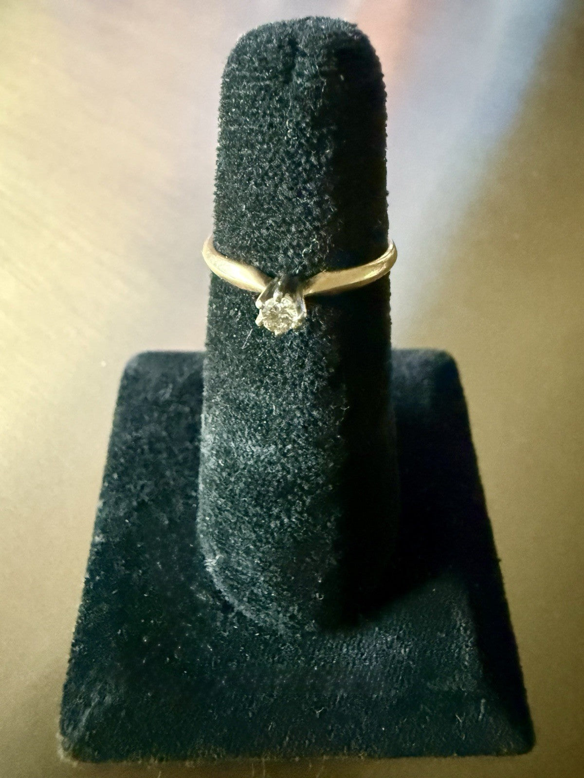14K Diamond Solitaire Ring - Size 7 (1.73g)