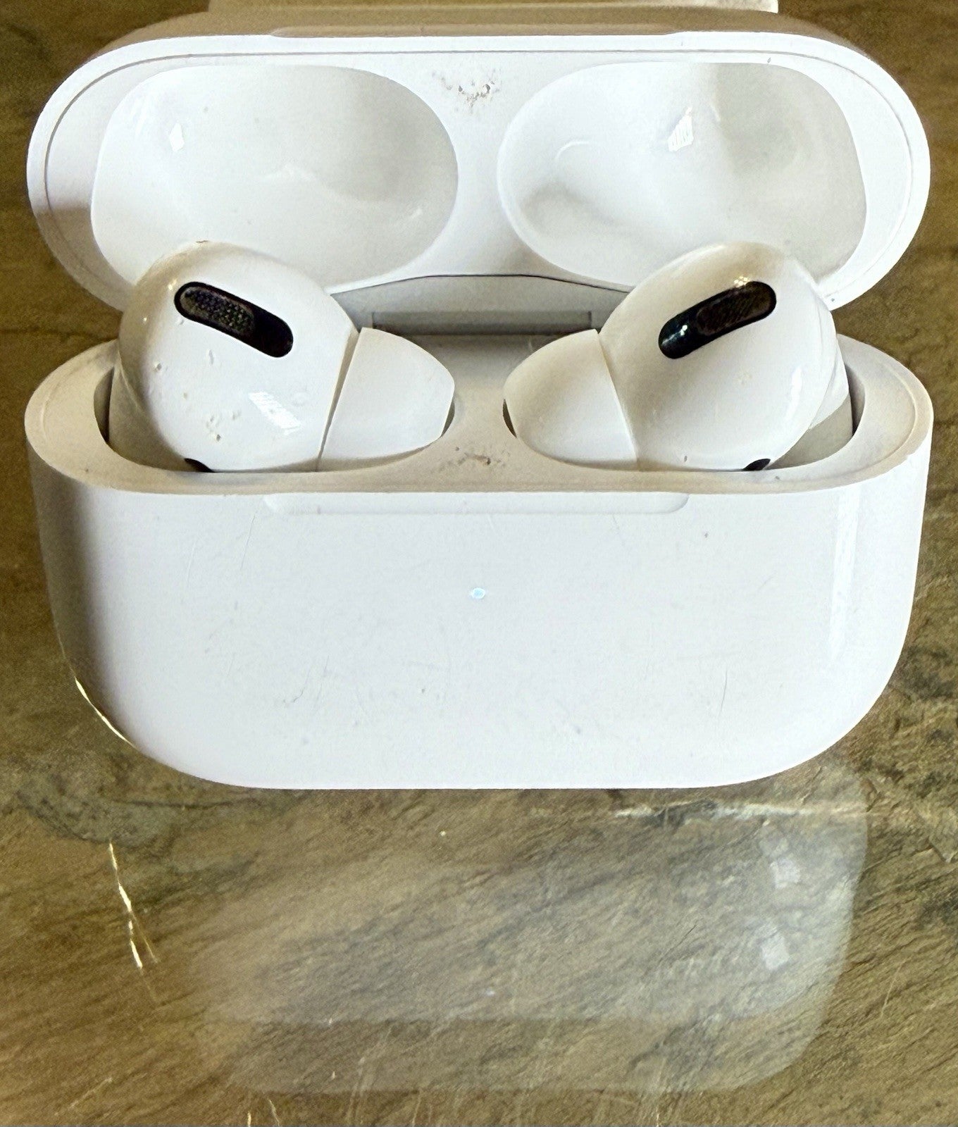 Apple AirPods Pro Model#: A2084