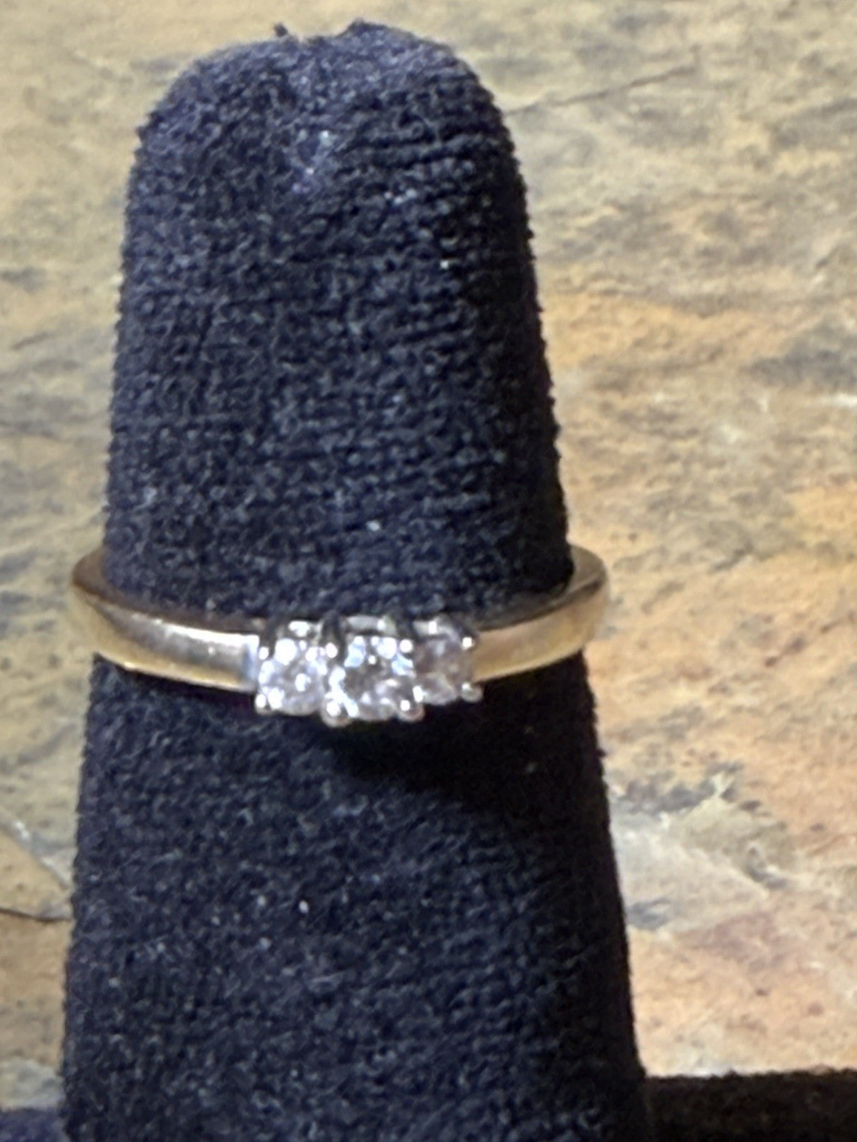 Vintage 10K Gold Diamond Ring- Size 7 (2.36g)