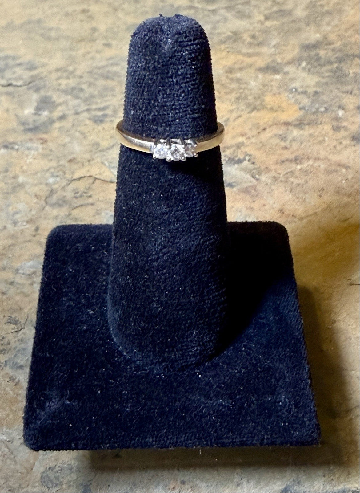 Vintage 10K Gold Diamond Ring- Size 7 (2.36g)