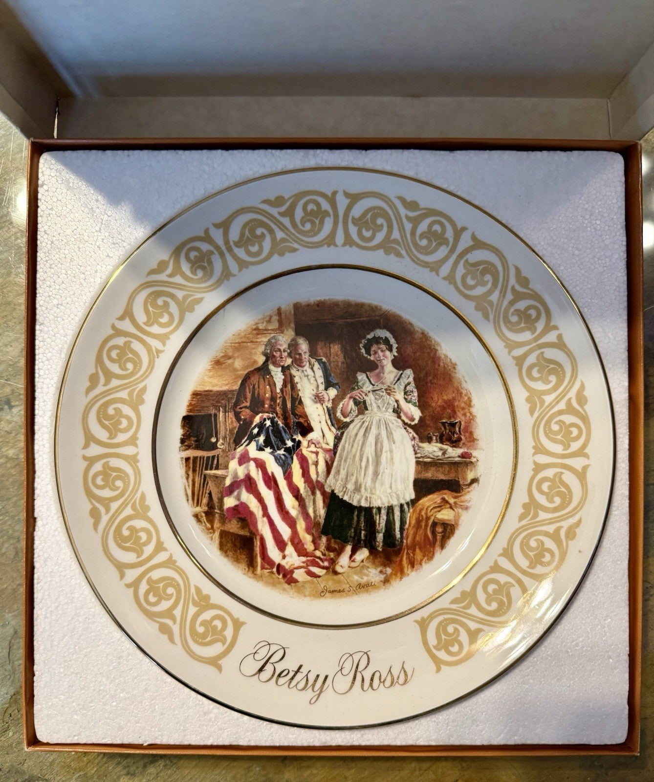 Vintage "Betsy Ross" Avon 1973 Collector 9" Plate