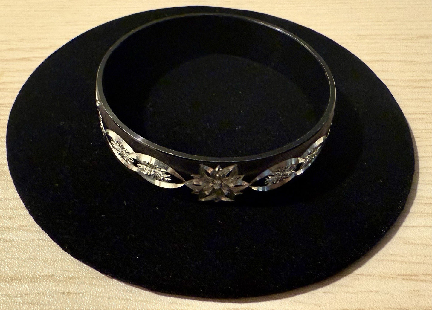 Vintage Etched Black Aluminum Bangle Kinetic Geometric Bracelet