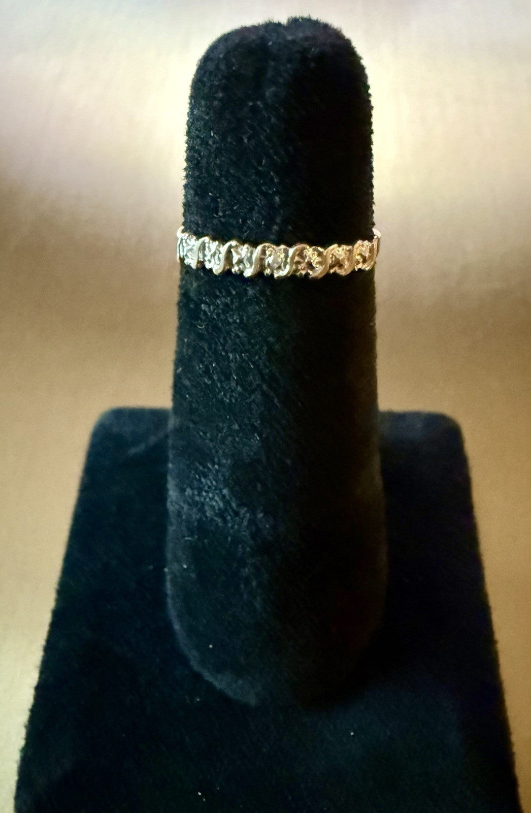 Vintage 10K Yellow Gold Diamond Band (1.00g) -Size 6