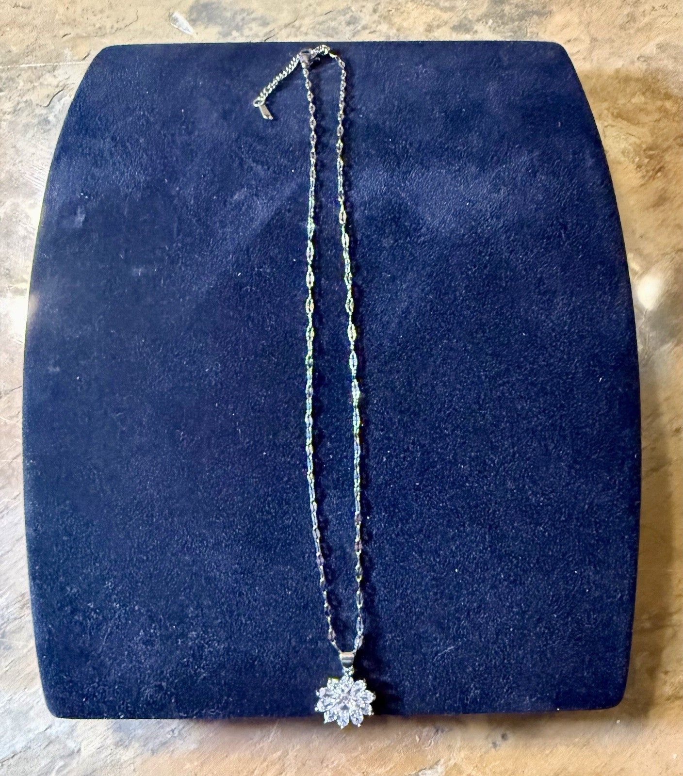 Snowflake Pendant and Necklace 