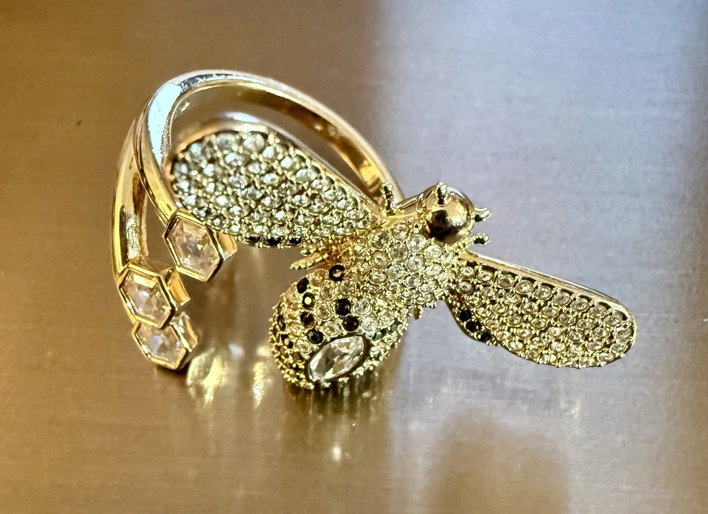 SWAROVSKI Lisabel Ring Gold Bee-Size: 9.75