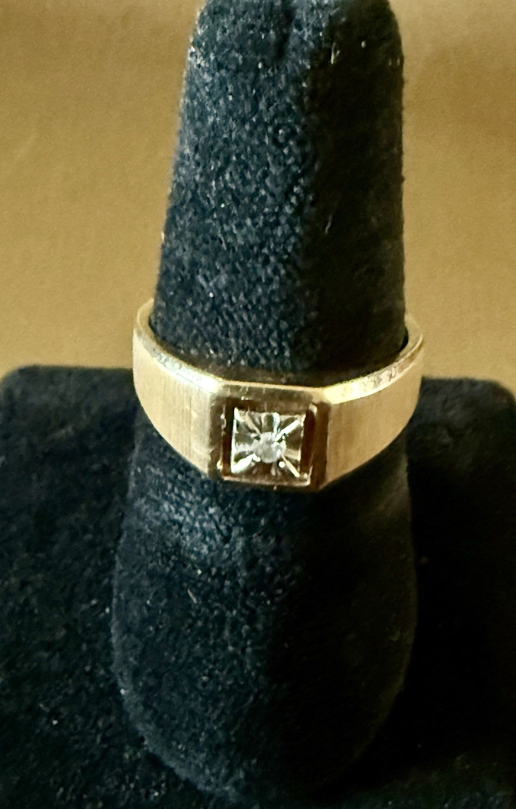 Vintage 10K Yellow Gold Diamond Ring (4.5g) - Size 10 