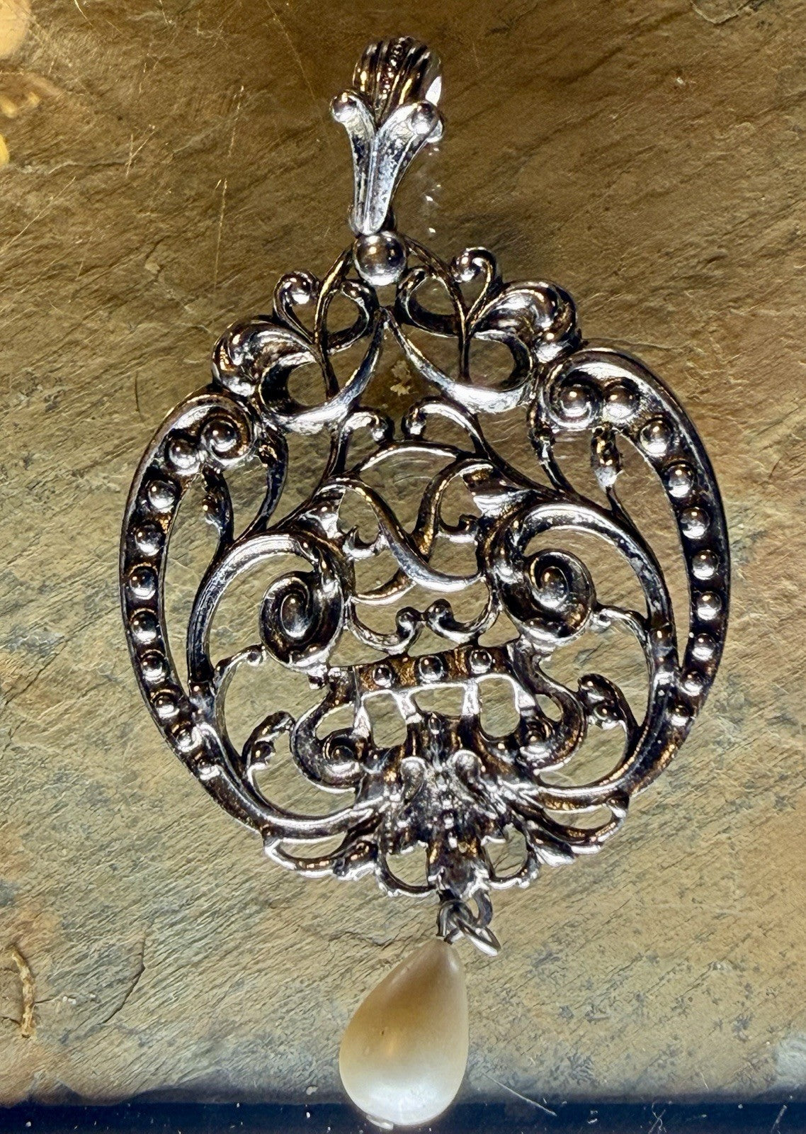  Vintage Avon "Medallion Pendant" 1974