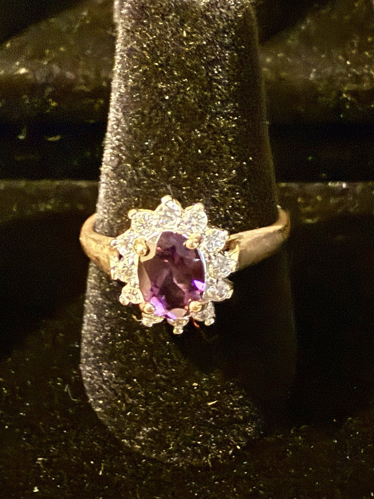 Vintage 10K Yellow Gold Diamond and Amethyst Ring - Size 6.75 (2.29gms)