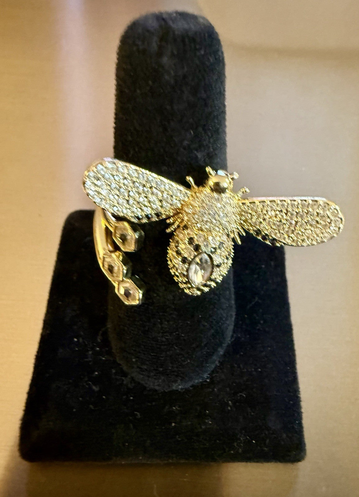 SWAROVSKI Lisabel Ring Gold Bee-Size: 9.75