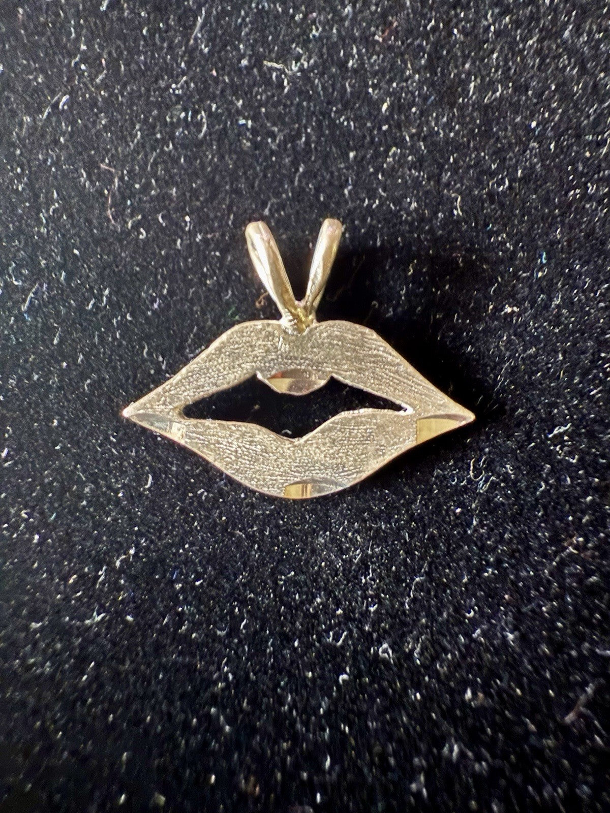 Vintage Sterling Silver Lips Pendant