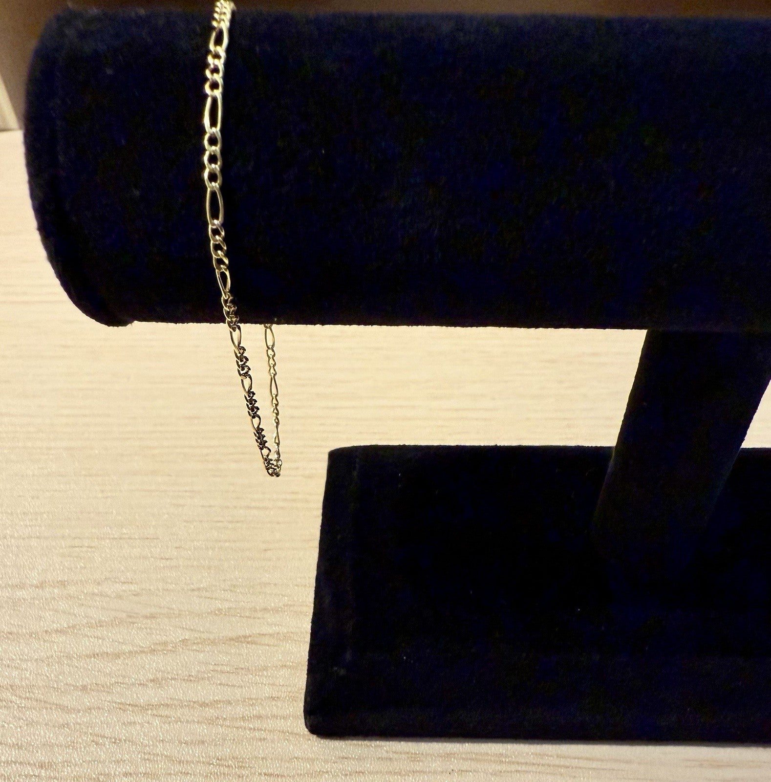 10kt Yellow Gold Hollow Figaro Bracelrt -8” Metal Weight (0.7gms