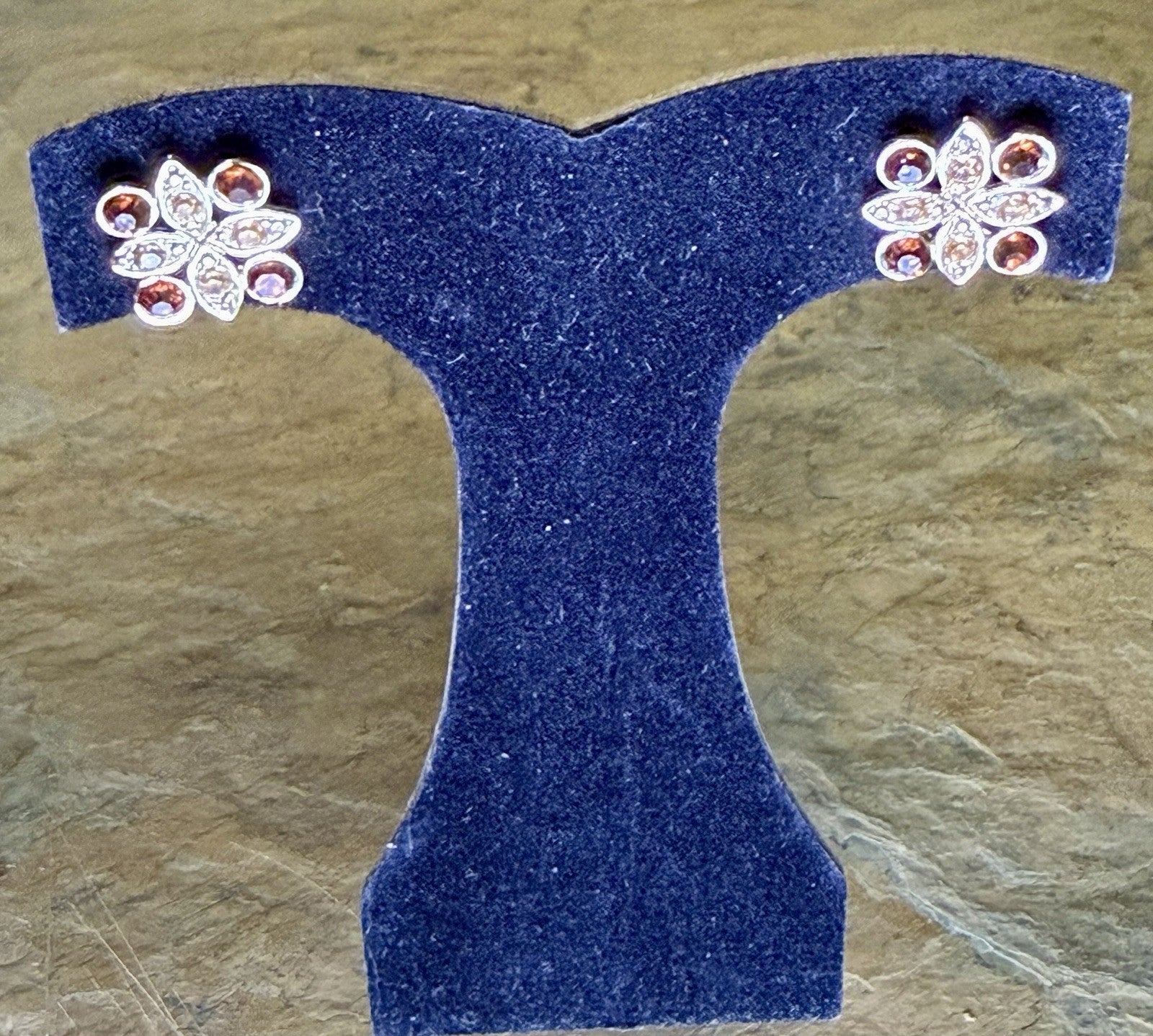 Vintage flower-shaped stud earrings