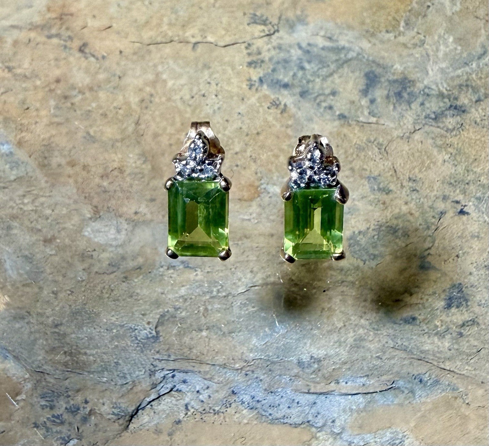 VINTAGE 10k GOLD PERIDOT AND DIAMOND GEMSTONE EARRINGS