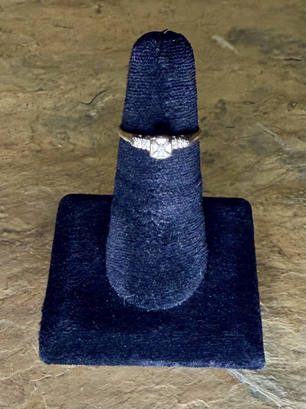 Vintage 14K Yellow Gold Engagement Ring- Size 7.25 (1.35g)