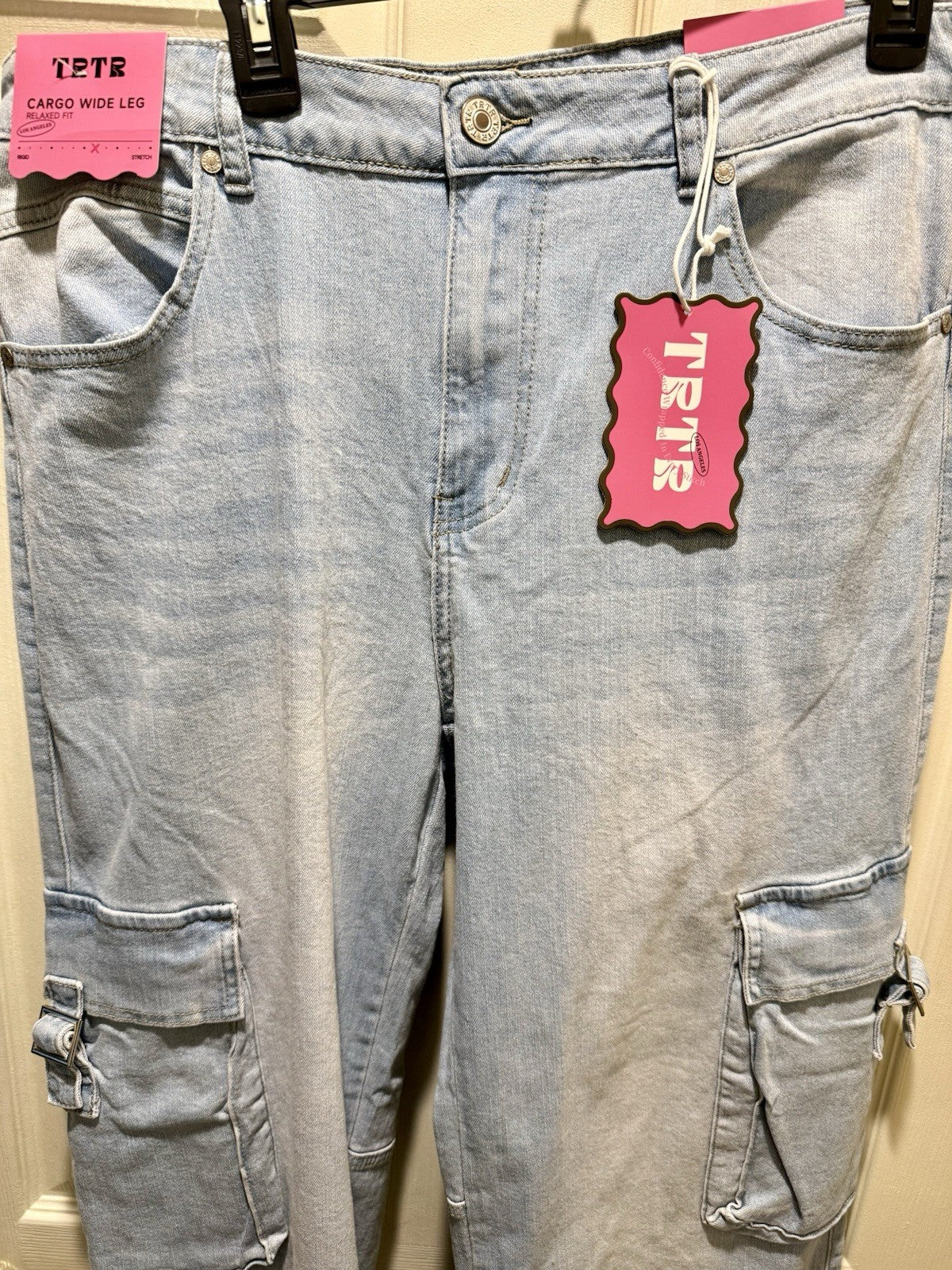 Women’s Loose Cargo Jeans 