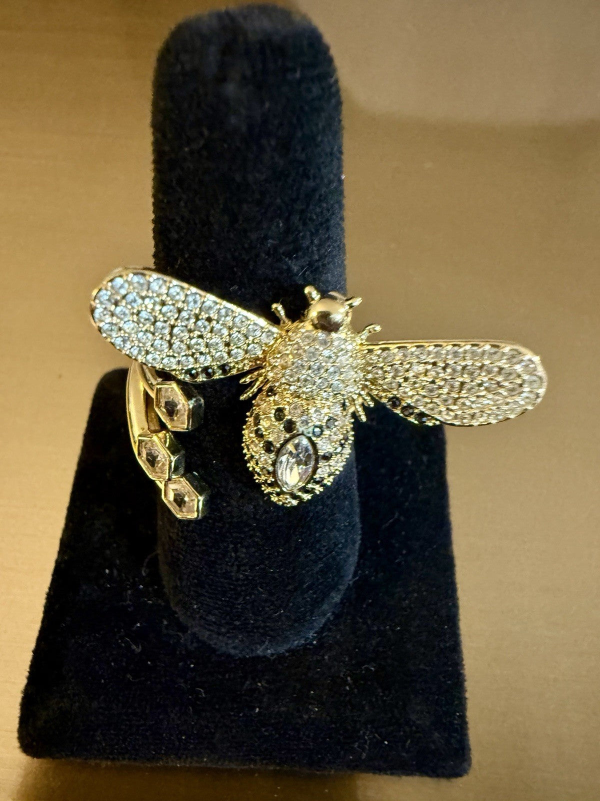 SWAROVSKI Lisabel Ring Gold Bee-Size: 9.75