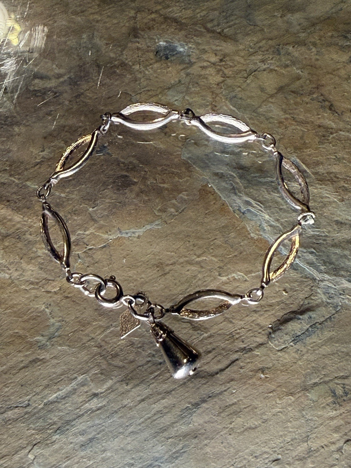 Vintage Sarah Coventry Gold Tone Oval Link Bracelet 