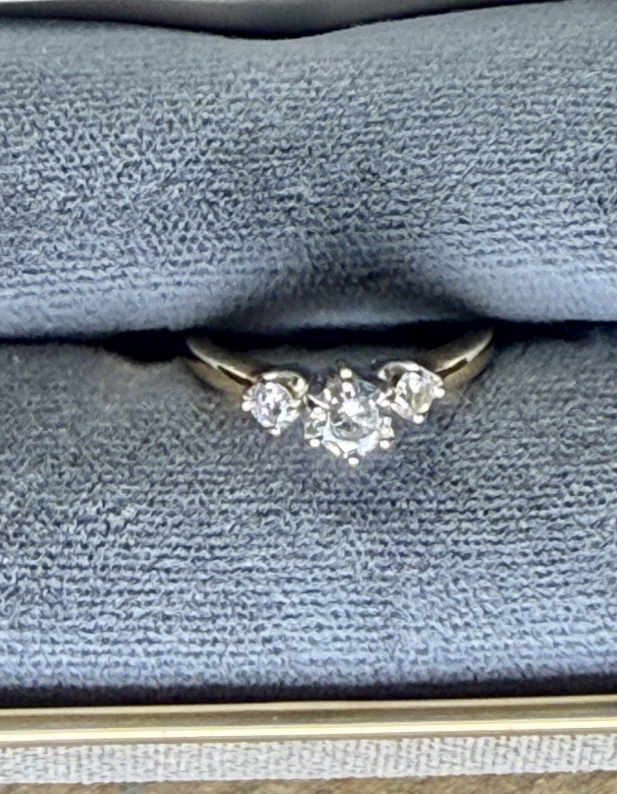 Vintage 10K Gold 3-Diamond Cluster Ring 3g w/ Original Stones Jewelry Box 