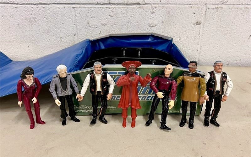 Star Trek The Next Generation Collectors Case and Figures